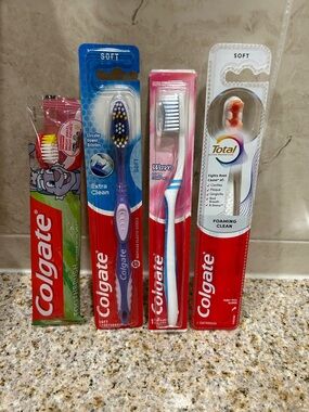 NWT Colgate Variety pack of 3 Soft 1 Ultra Soft Toothbrushes Assorted Colors